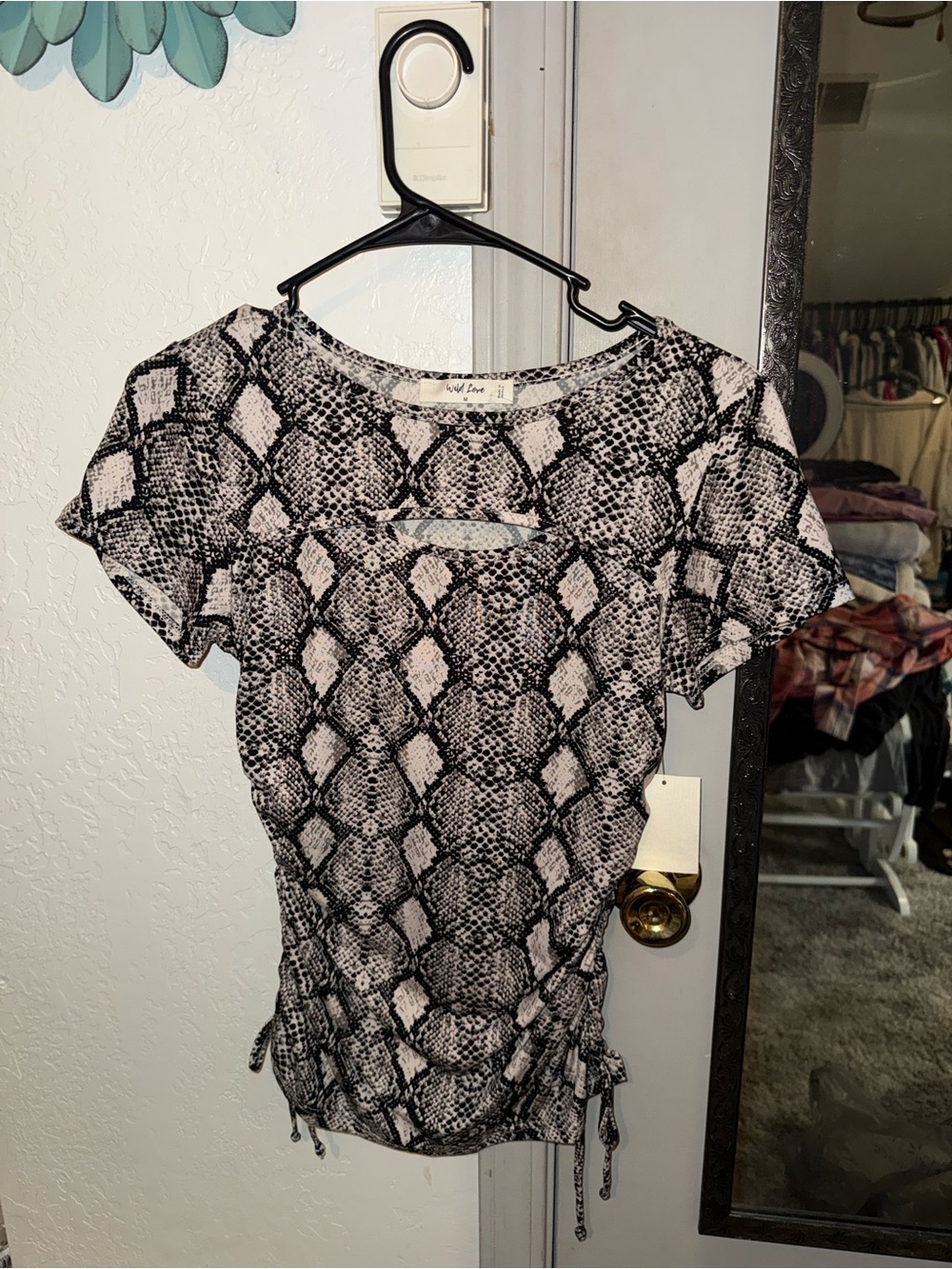 Black & White Snake Print Short Sleeve Top